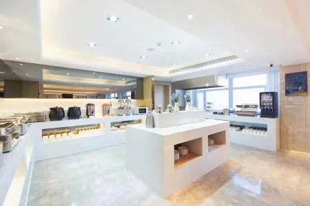 Yayi Light Luxury Hotel (Chifeng High-speed Railway Station) Отели рядом со станцией Chifeng Railway Station