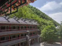 Huanglongguan Cliff Homestay