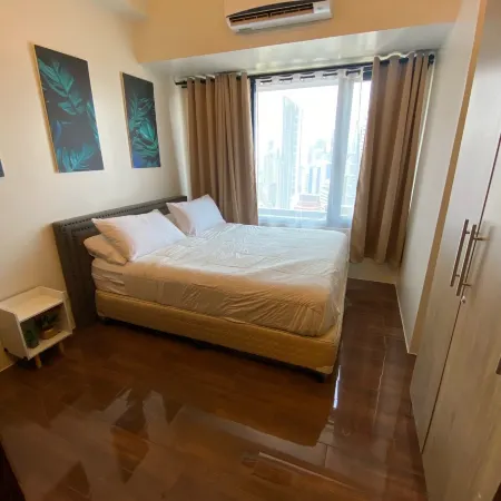 Destina Stays@ Air Residences Makati, Metro Manila Отели рядом с достопримечательностью «Посольство Тайвань »
