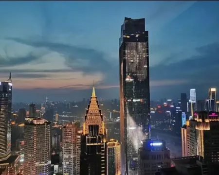 YIAN伊岸高空江景ホテル（重慶解放碑雲端之眼））