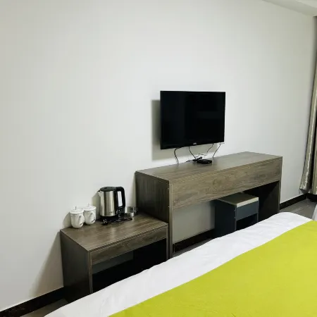 Zhangbei Langyue Holiday Hotel