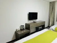 Zhangbei Langyue Holiday Hotel - غرفة مطلة على الجبل