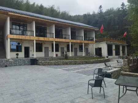 Chengbu Guxing Yunxi Homestay (Millennium Ginkgo Scenic Area)