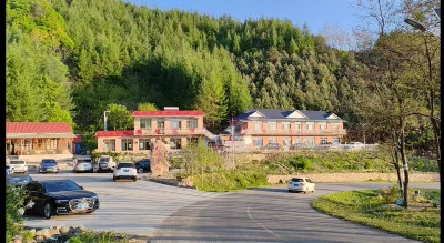 Kuandian Fengyang Hotel