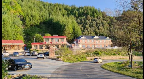 Kuandian Fengyang Hotel