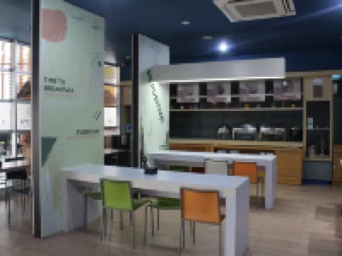 科迪亞酒店馬卡薩爾機場 馬羅斯縣酒店