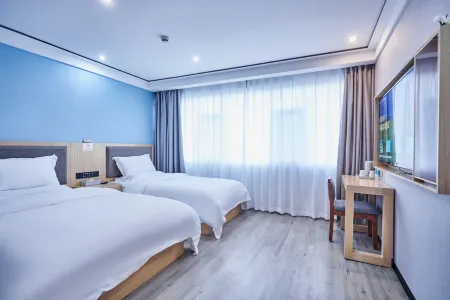 RuJia Pebble Hotel (Delingha Lianhu Road Bayin River) Отели рядом с достопримечательностью «Qinghai Chaidamu Vocational and Technical College»