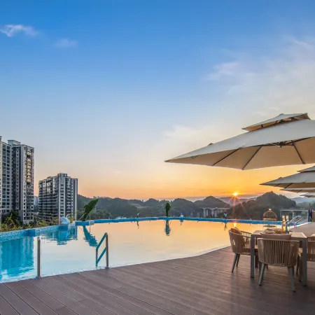 Fenghuang Lanyue Holiday Homestay