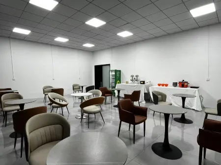 Qianwang Hotel Отели в г. Вангмо