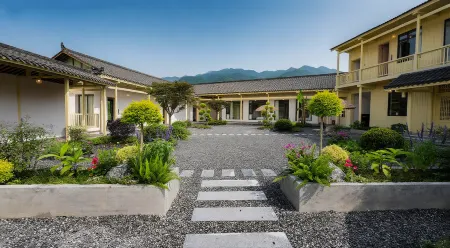 Mountain Stream Lodge Отели рядом со станцией Zhangjiajie West Station