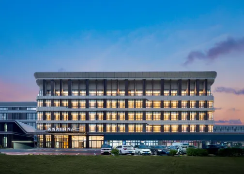 煙台海悅灣假日酒店（養馬島龍湖葡醍海灣店）