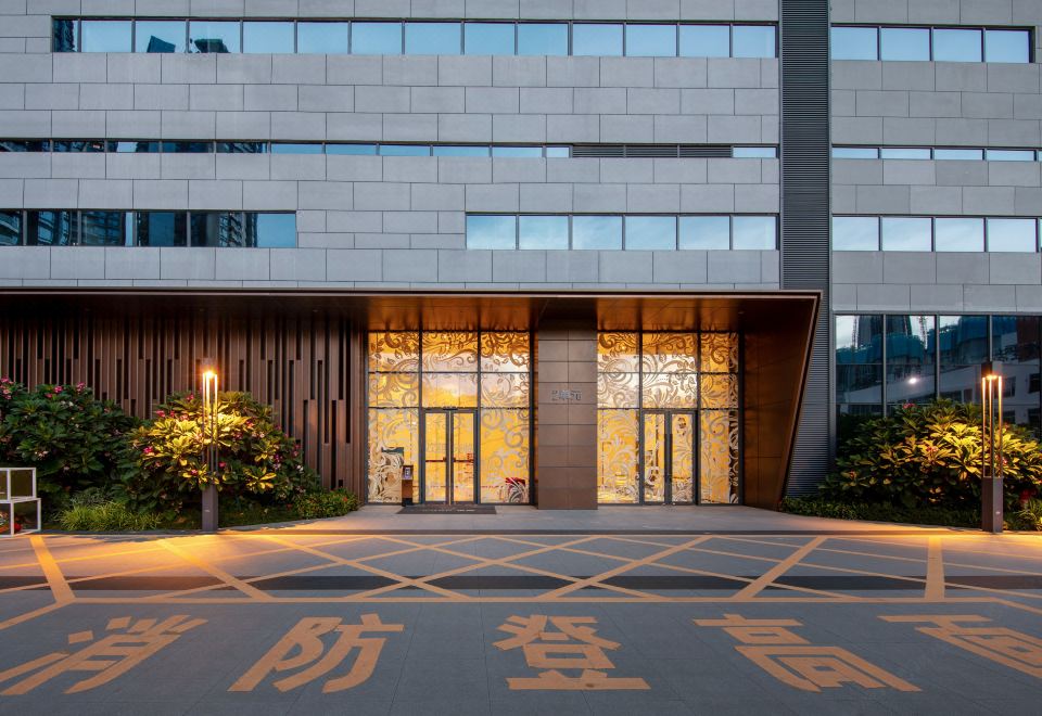 Bangmeilai • Executive HOTEL의 깔끔한 로비 공간