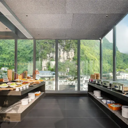 SYYF Yangshuo Promise Hotel