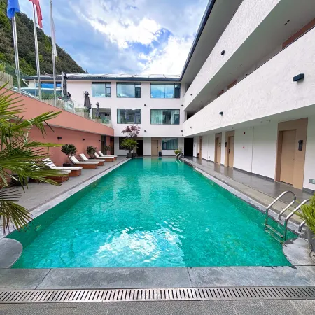 Lugu Lake Qingchen Huyao Lake View Resort Manor (Daluoshui Branch)