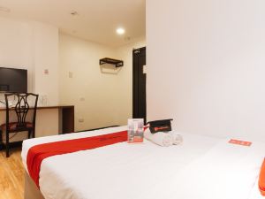 RedDoorz Plus at MM Hotel Las Pinas Former RedDoorz Plus Near Bamboo Organ