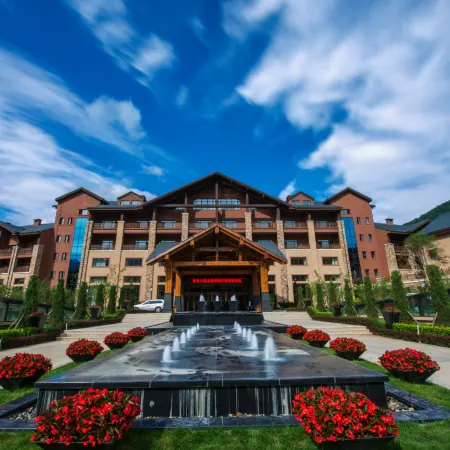 Maple Aroma Valley Hot Spring Resort Hotel