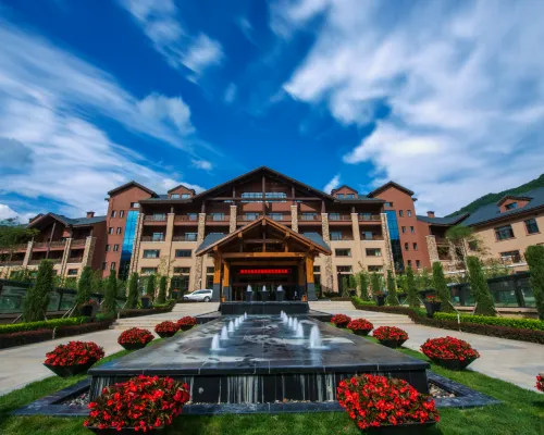 Maple Aroma Valley Hot Spring Resort Hotel Hotels in Benxi County