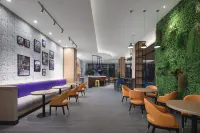 Campanile Hotel (Huzhou Xiangwang Park)