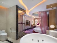 铂莱雅酒店(佛山西站店) - 浪漫情侣浴缸圆床房