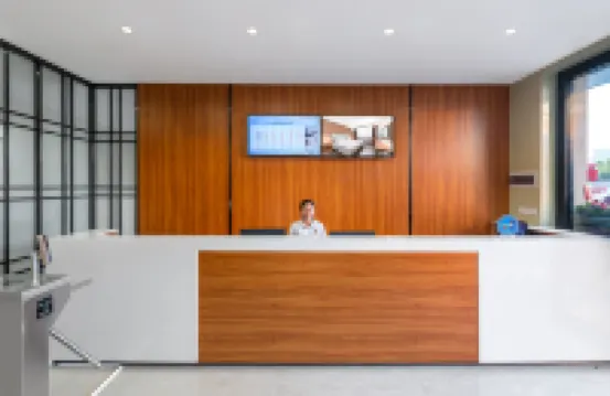 Lotto Hotel (Guangzhou Baiyun Railway Station Jinxuan Plaza) Hotels near Xihu