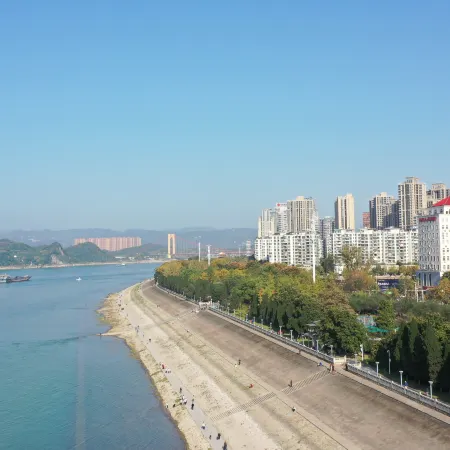 Yijin Meiyi Hotel (Yichang Binjiang Park CBD Shopping Center)