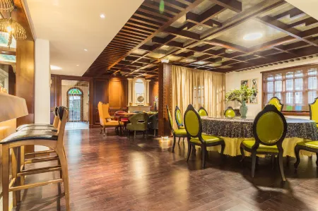 Shanghai Schloss Hotels & Resorts Отели рядом с достопримечательностью «Fulei Former Residence»