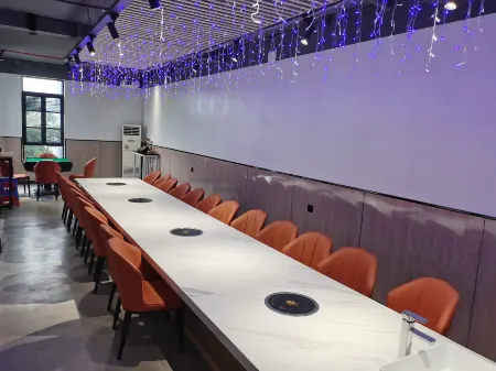 Liuzhou Meiluxiang Homestay Отели рядом с достопримечательностью «Guangxi University of Science and Technology (Liudong Campus)»