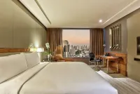 Hilton Sukhumvit Bangkok Hotels near Khlong Toei Telephone Service Office