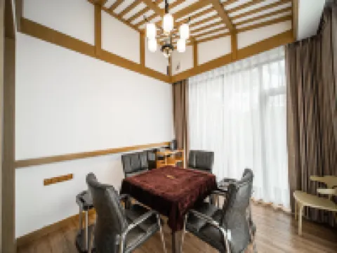 Yueyang Bamboo Mountain Residence