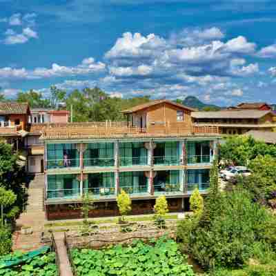 Lake Water Clouds Hotel Exterior