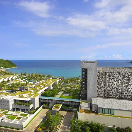 InterContinental Hotels SANYA RESORT by IHG Отели рядом с достопримечательностью «Пляж Дадунхай»