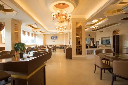 Vienna International Hotel (Shanghai New International Expo Center  Zhoupu subway station） Отели рядом с достопримечательностью «Shanghai Graduate School of China University of Technology»