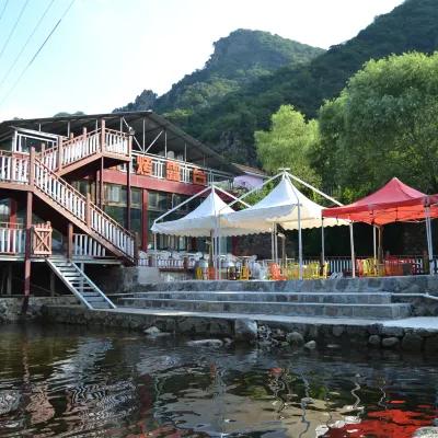 Lingguyuan Resort Hotels near Yunxiugu Sceneic Area