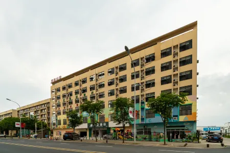 Qingnian Boutique Hotel（FeiDong longtang shuilishuidian dian） Отели в г. Фэйдун