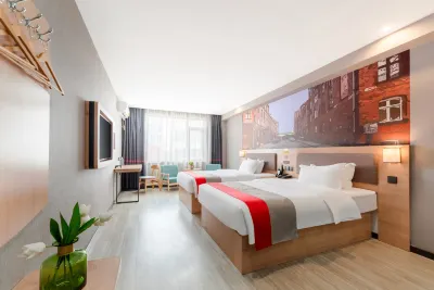 Junyi Hotel (Huaibin Mobile Building Store)