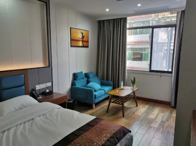 Mingyue Hotel Hotels near Rose Garden in Tanfu Township