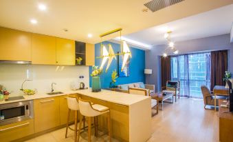 Yuelan Serviced Apartment (Qingdao Wusi Plaza & Vientiane City)