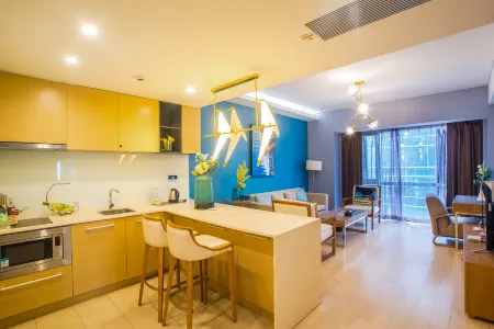 Yuelan Serviced Apartment (Qingdao Wusi Plaza & Vientiane City)