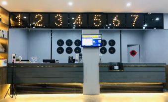 7 Days Hotel (Nanchang Bayi Square Ding Road North Subway Station)