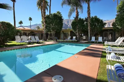 7 Springs Inn & Suites
