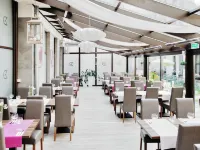 Golden Tulip Krakow City Center Hotels near Nova Gallery