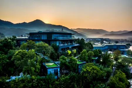 YUAN HOTEL Отели рядом с достопримечательностью «Erlingshan Hot Spring»