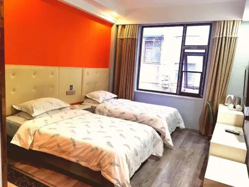 Zhoukou Erqi Express Hotel - balcony