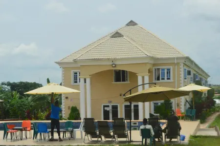 Aloha Hotel and Resorts Отели в г. Ошогбо