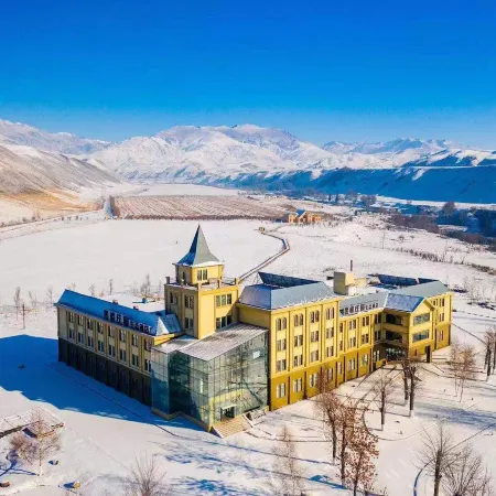 Yili Black Bee Manor Eco Hotel