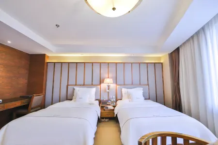 Regent Hotel Отели рядом с достопримечательностью «Jinlin University (Chaoyang Campus)»