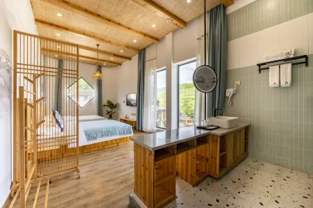 Menghui Furong Designer Hotel (Furongzhen Waterfall Branch)