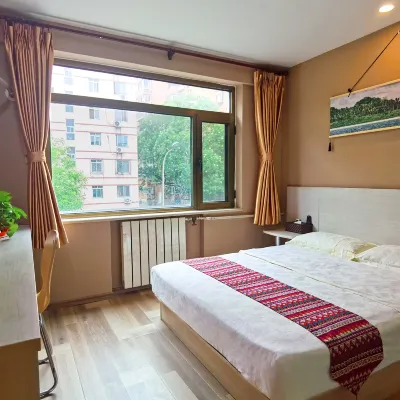 Huaqile Hostel Hotel dekat Stasiun Bawah Tanah Pinganli