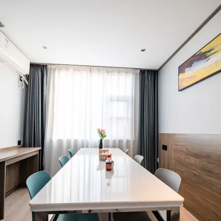 7Days Inn Hotel (Hebi Railway Station Qibin Avenue)