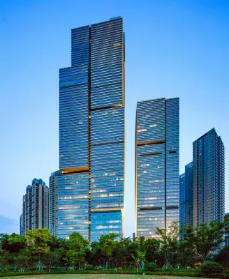 Renheng Dream Park (Shenzhen Longgang Central City Yuyuan Subway Station) Hotels near Shenzhen Institute of Information Technology